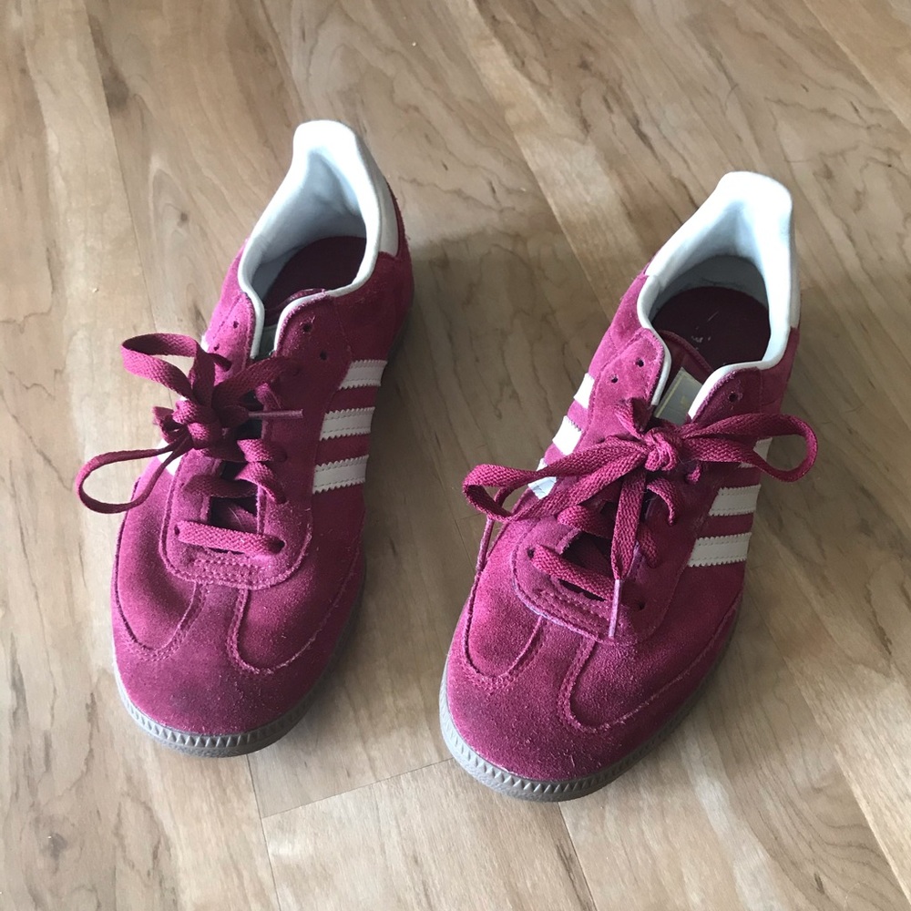 Adidas Samba Shoes (Men’s 5.5 / Women’s 7)